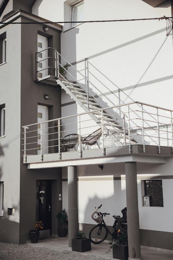 Drive Caffe Apartments Trzin Exteriör bild