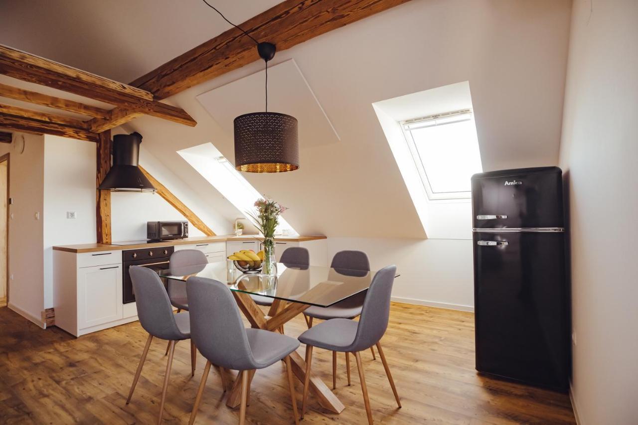 Drive Caffe Apartments Trzin Exteriör bild